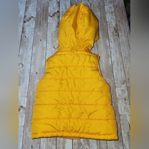 LITTLE me hooded puffer baby vest 18 months - Picture 2 of 5